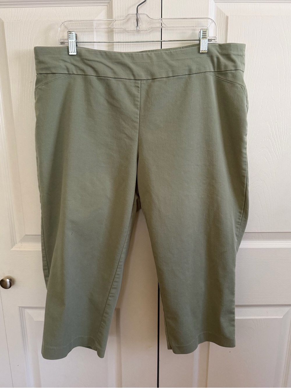 5 for $25! croft & barrow Olive Green Cropped Straight-Leg Pants